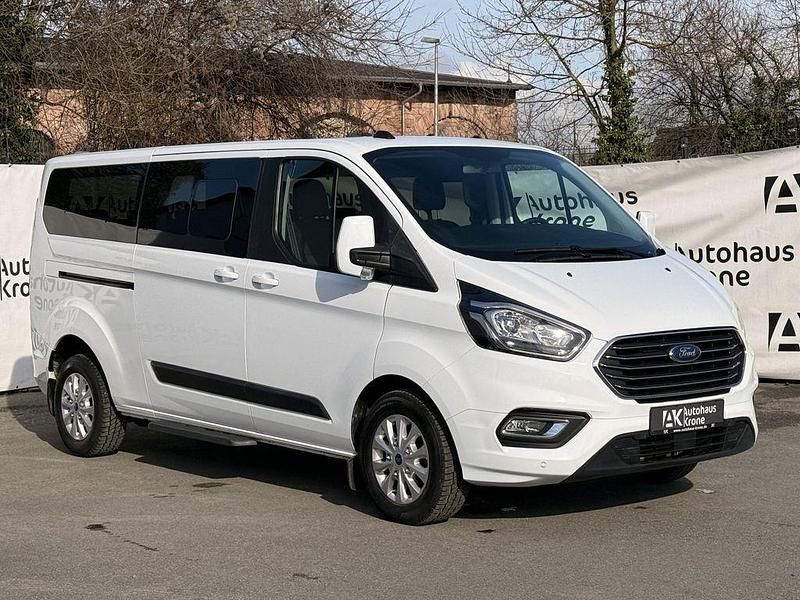 Gebraucht Ford Tourneo Trend 131 PS (96 kW) 2020 Frostweiß Van / Kleinbus
