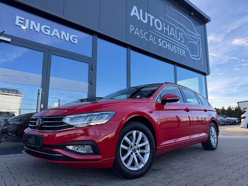 Tornadorot Gebraucht 2023 VW Passat Kombi | 18.950 € (Superpreis) - Bild 1/4
