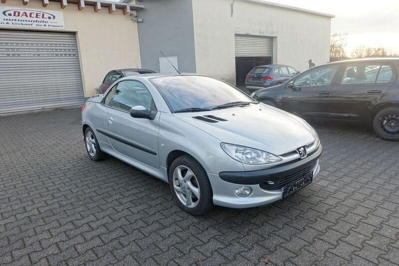 Grau Gebraucht 2003 Peugeot 206 CC Cabrio | 1.350 € (Fairer Preis) - Bild 1/4