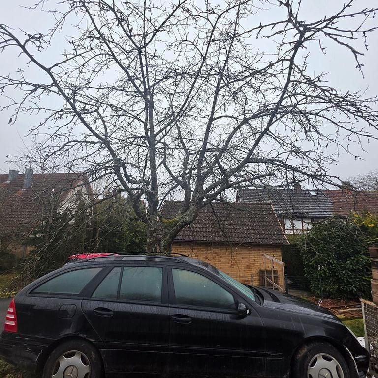 Schwarz Gebraucht 2005 Mercedes C200 Classic Limousine | 1.900 € (Superpreis) - Bild 1/4