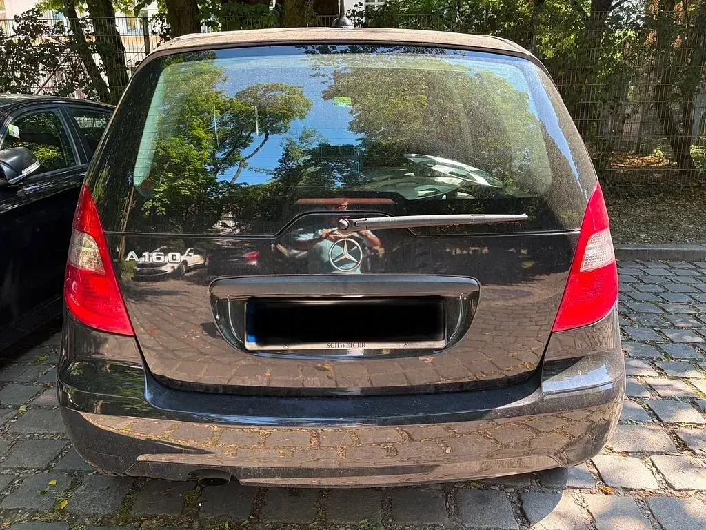 Gebraucht Mercedes A160 95 PS (69 kW) 2011 Schwarz Kleinwagen
