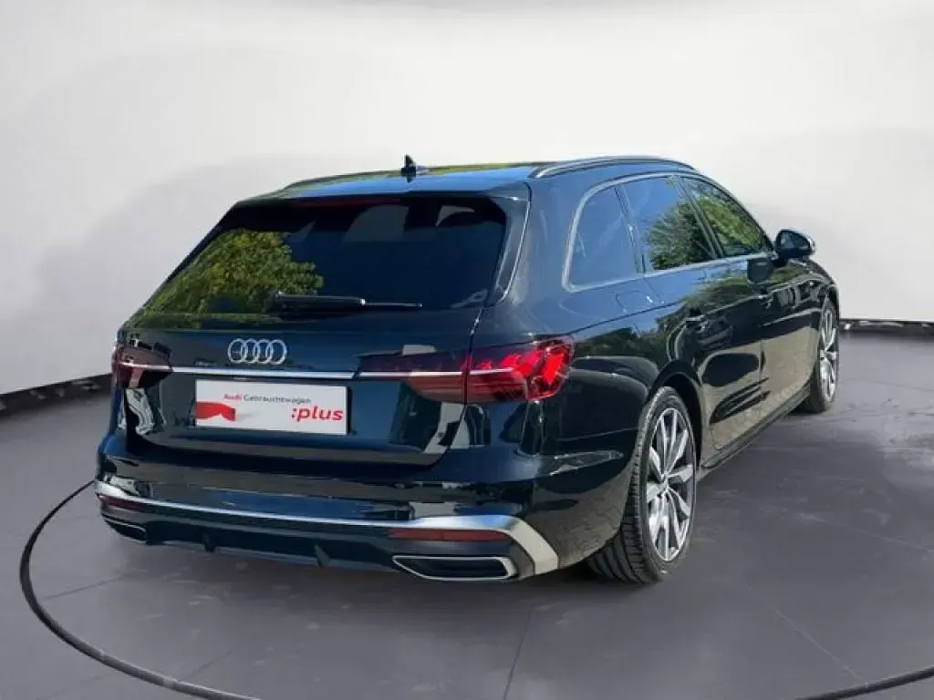 Gebraucht Audi A4 S-Line 204 PS (150 kW) 2023 Schwarz Kombi