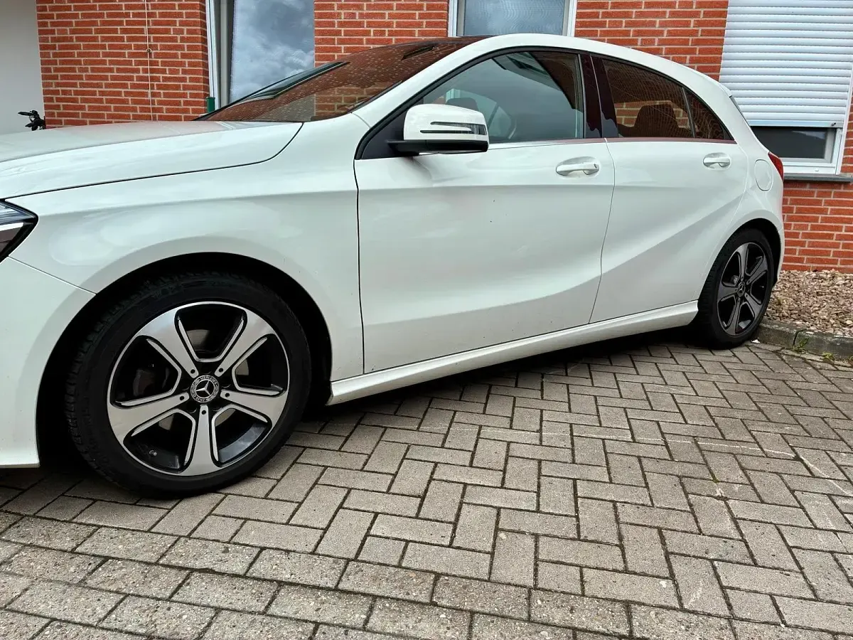 Gebraucht Mercedes A180 122 PS (89 kW) 2017 Weiß Kleinwagen