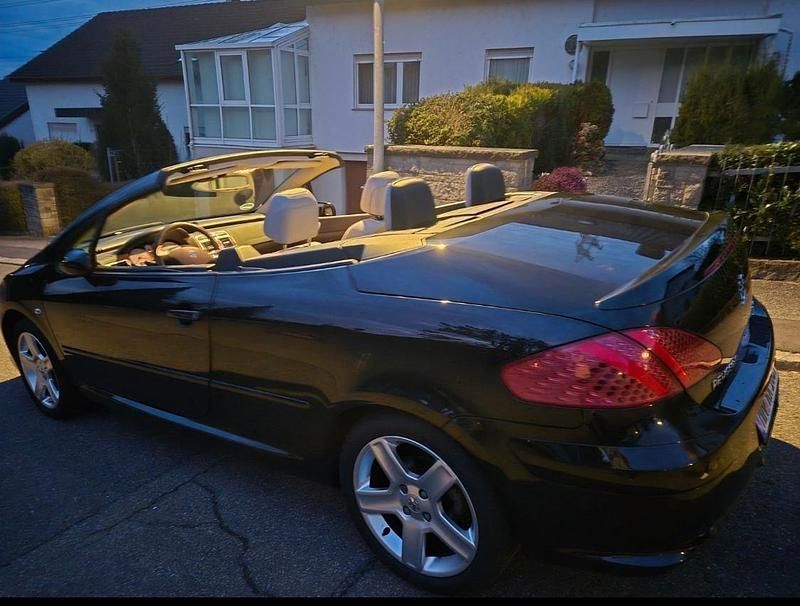 Schwarz Gebraucht 2006 Peugeot 307 CC Cabrio | 1.900 € (Fairer Preis) - Bild 1/4