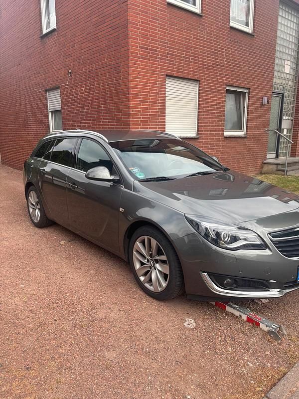 Gebraucht Opel Insignia 134 PS (98 kW) 2017 Grau Kombi