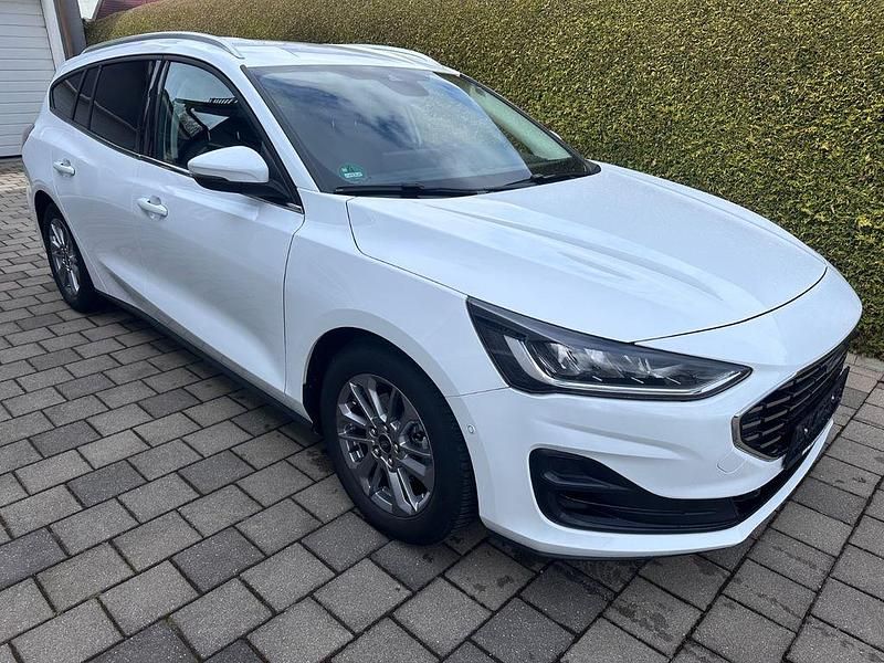 Gebraucht Ford Focus Titanium X 116 PS (85 kW) 2023 Weiß Limousine