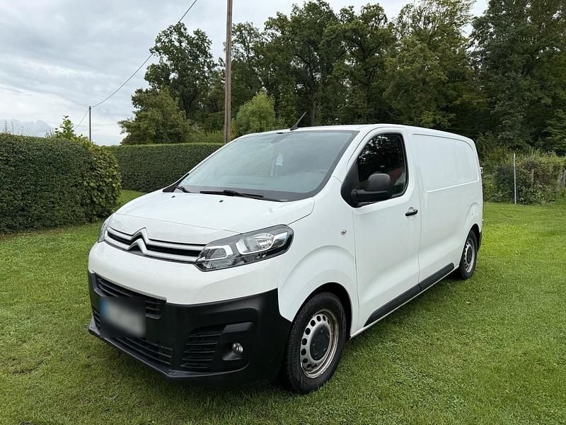Weiß Gebraucht 2017 Citroën Jumpy Van / Kleinbus | 9.700 € (Fairer Preis) - Bild 1/4