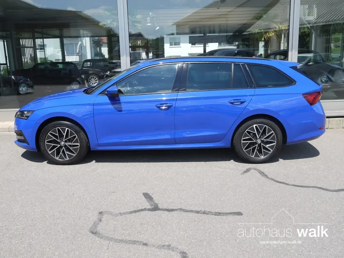 Gebraucht Skoda Octavia Ambition 150 PS (110 kW) 2023 Blau Kombi
