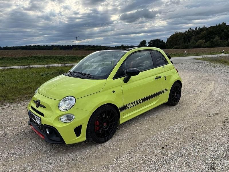 Grün Gebraucht 2019 Abarth 595C Competizione Cabrio | 22.800 € (Fairer Preis) - Bild 1/4