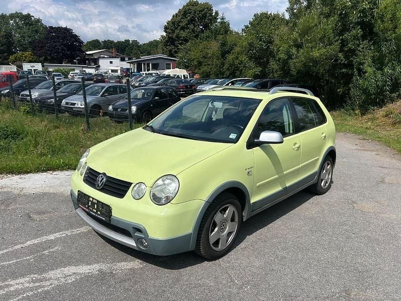 Grün Gebraucht 2005 VW Polo Cross Kleinwagen | 3.299 € (Etwas zu teuer) - Bild 1/4