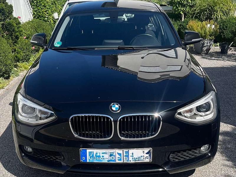 Schwarz Gebraucht 2013 BMW 118 Kleinwagen | 9.400 € (Fairer Preis) - Bild 1/4