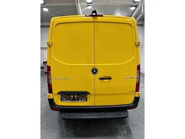 Gebraucht Mercedes Sprinter 163 PS (119 kW) 2020 Gelb Van
