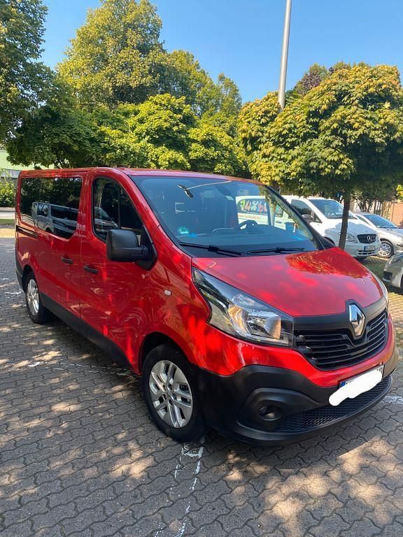 Gebraucht Renault Trafic 125 PS (91 kW) 2017 Rot Van / Kleinbus