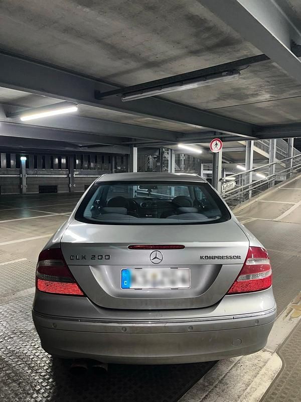 Gebraucht Mercedes CLK200 163 PS (119 kW) 2004 Silber Coupé