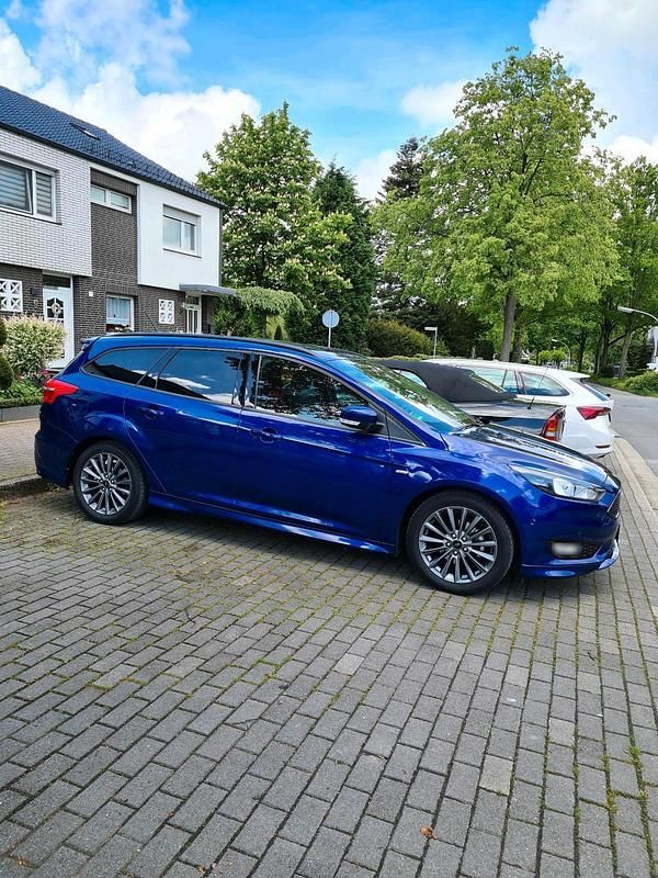 Gebraucht Ford Focus ST-Line 125 PS (91 kW) 2016 Blau Kombi