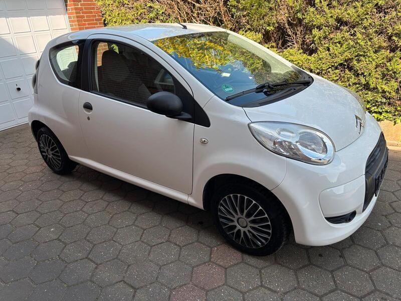 Weiß Gebraucht 2009 Citroën C1 Kleinwagen | 1.500 € (Guter Preis) - Bild 1/4