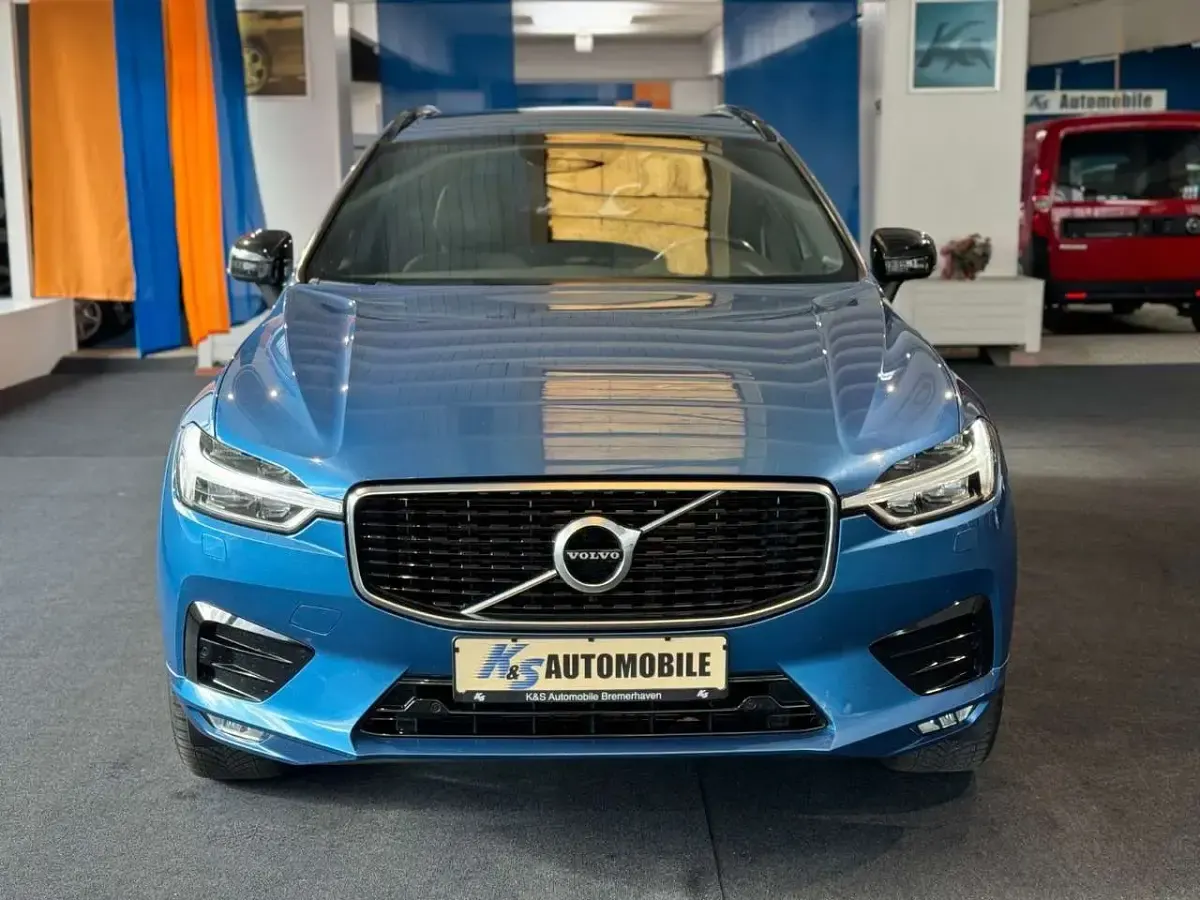 Second-hand Volvo XC60 R-Design 197 CP (144 kW) 2019 Albastru SUV