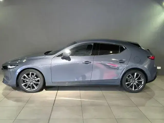 Gebraucht Mazda 3 Selection 122 PS (89 kW) 2019 Polymetal grey Limousine