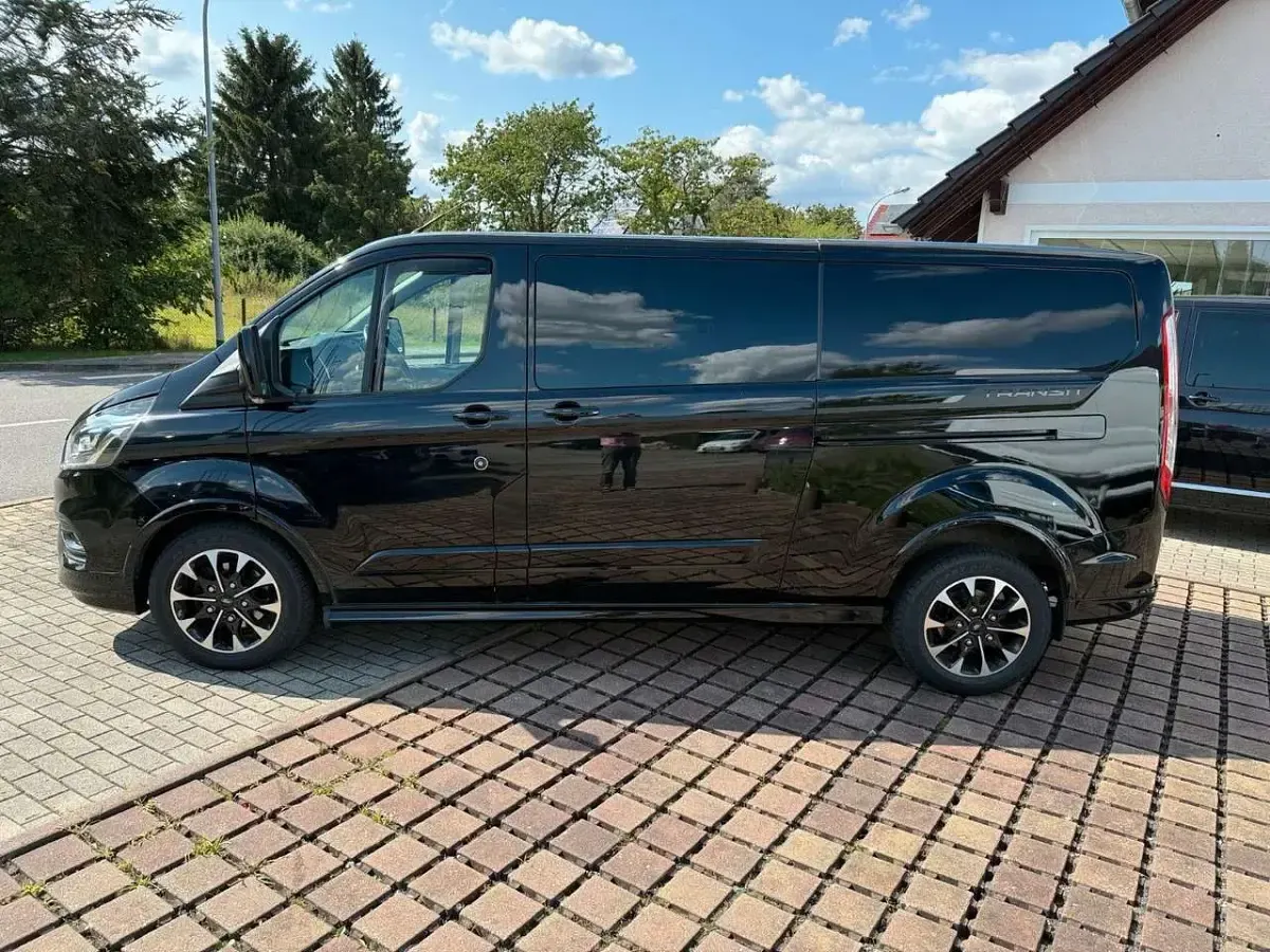 Second-hand Ford Transit Custom Sport 185 CP (136 kW) 2021 Negru Monovolum