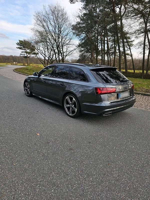 Gebraucht Audi 200 S-Line 272 PS (200 kW) 2015 Grau Kombi