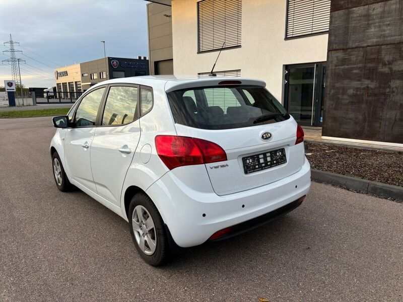 Gebraucht Kia Venga 90 PS (66 kW) 2012 Weiß Kleinwagen