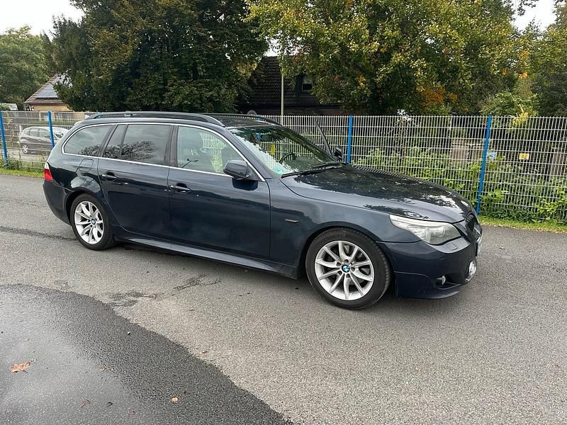 Blau Gebraucht 2009 BMW 530 Kombi | 4.000 € (Guter Preis) - Bild 1/4