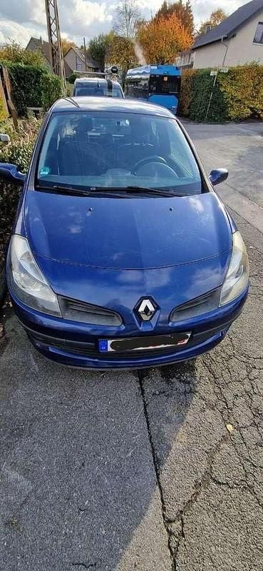 Gebraucht 2006 Renault Clio II Dynamique Limousine | 2.100 € (Fairer Preis) - Bild 1/4