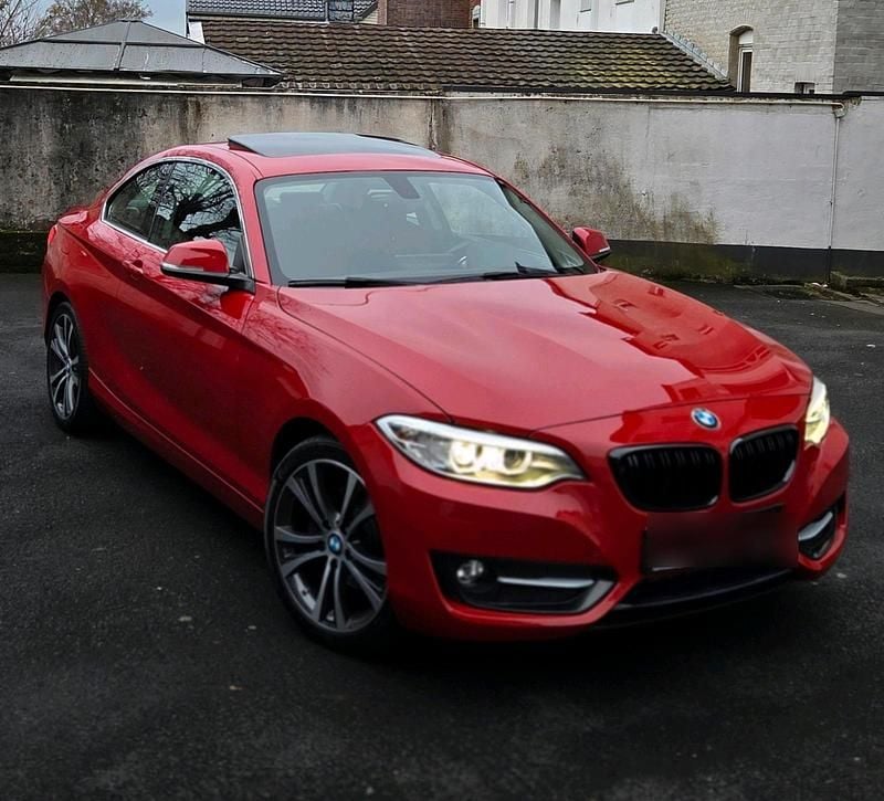 Gebraucht BMW 225 Sport Line 224 PS (164 kW) 2016 Rot Coupé