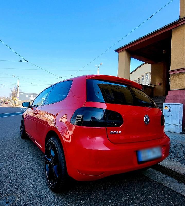 Rot Gebraucht 2010 VW Golf VI Kleinwagen | 3.800 € (Fairer Preis) - Bild 1/4