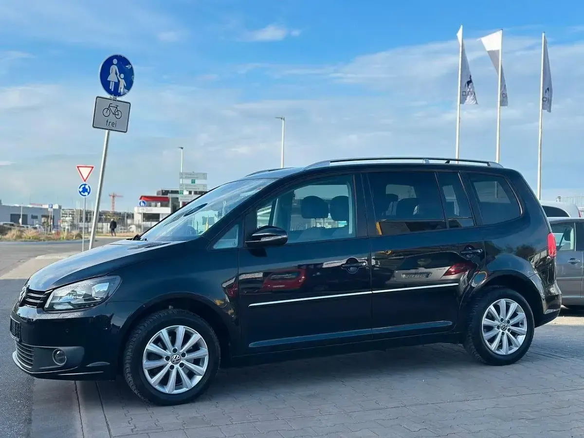 Gebraucht VW Touran Highline 105 PS (77 kW) 2012 Van / Kleinbus