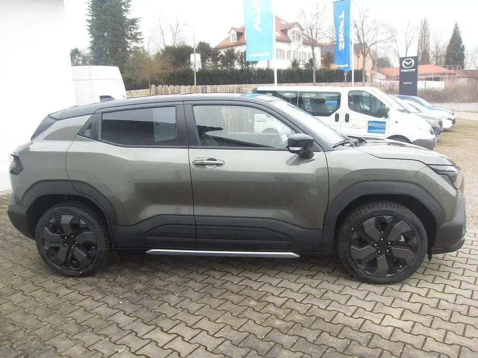 Neu Suzuki e-Vitara 127 kW (174 PS) 2026 Grün SUV