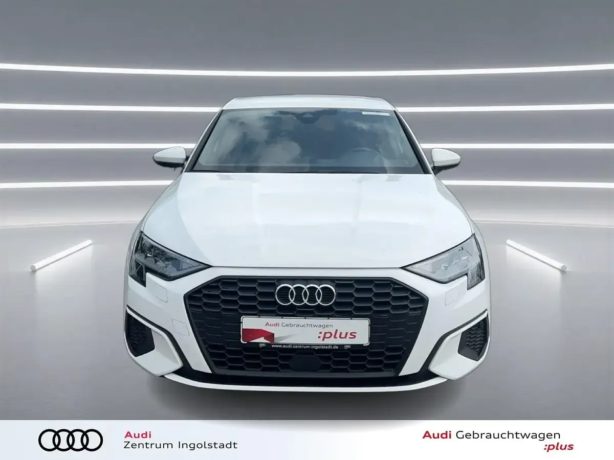 Gebraucht Audi A3 Comfort 150 PS (110 kW) 2023 Weiß Limousine