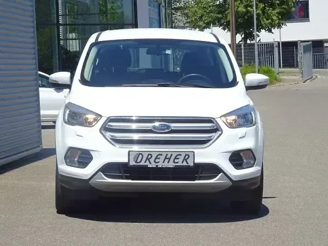 Gebraucht Ford Kuga Trend 120 PS (88 kW) 2019 Frostweiß SUV