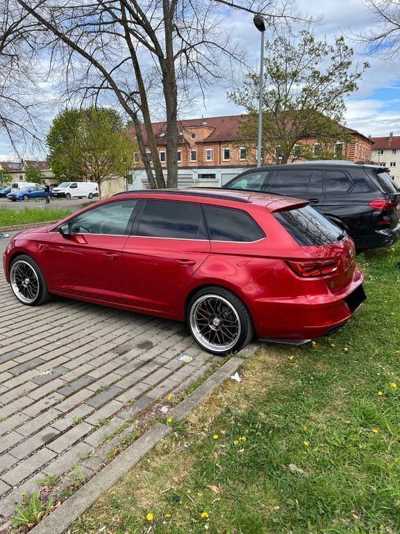 Rot Gebraucht 2017 Seat Leon ST XCELLENCE Kombi | 13.900 € (Guter Preis) - Bild 1/4