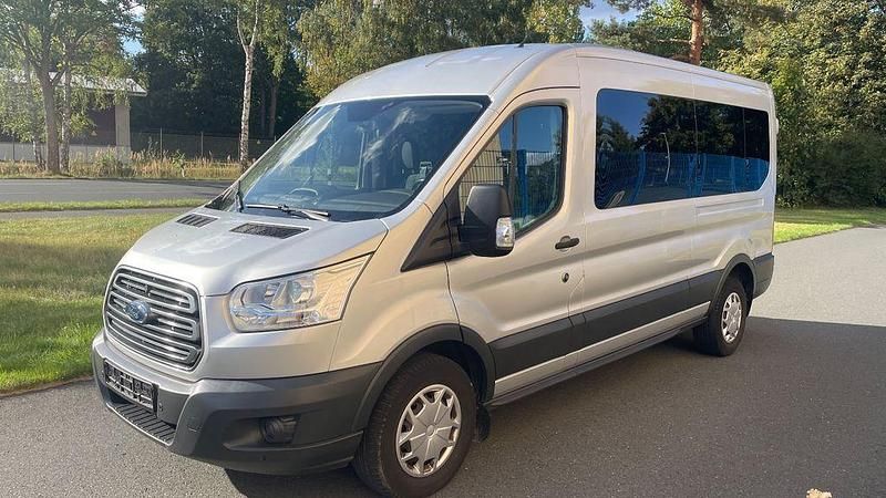 Weiß Gebraucht 2018 Ford Transit Limousine | 13.400 € (Fairer Preis) - Bild 1/4
