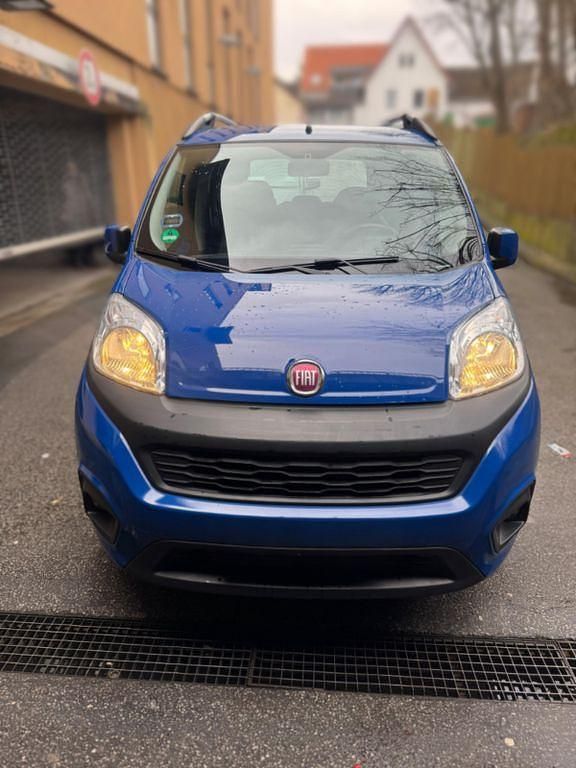 Gebraucht Fiat Qubo Lounge 77 PS (56 kW) 2017 Blau Van / Kleinbus