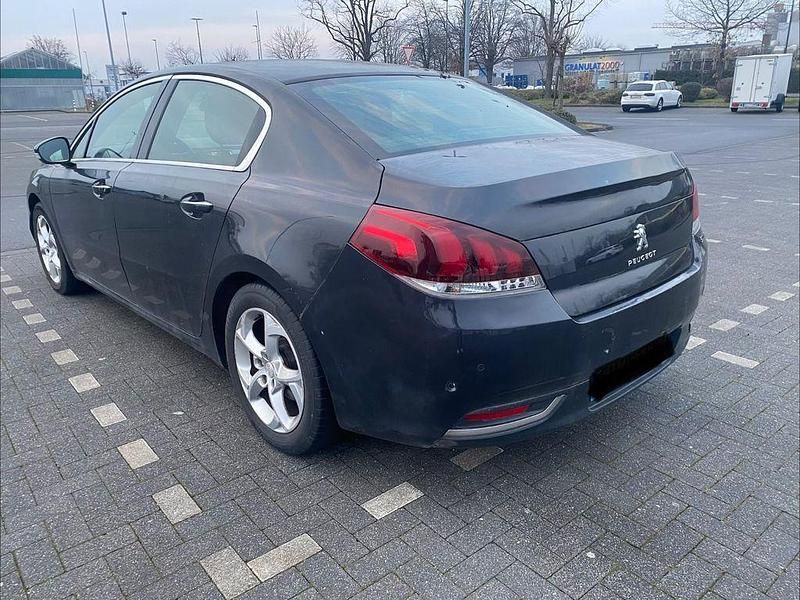 Gebraucht Peugeot 508 Allure 120 PS (88 kW) 2018 Schwarz Limousine