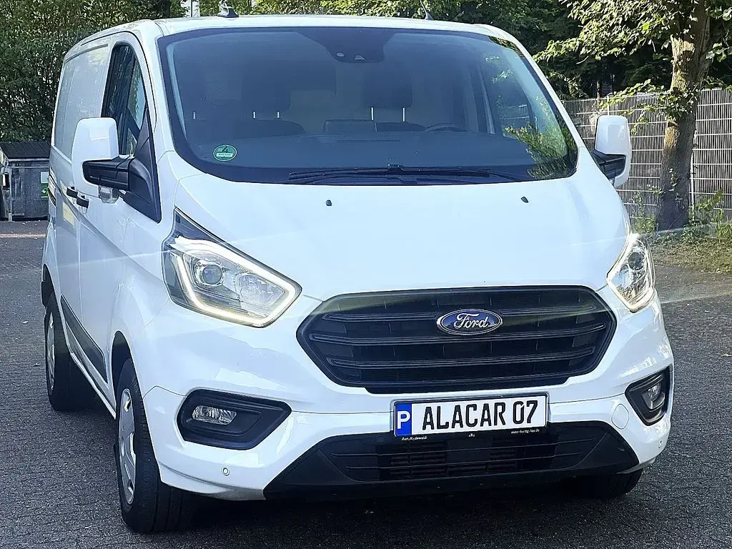Gebraucht Ford 300 Trend 131 PS (96 kW) 2020 Weiß Van / Kleinbus
