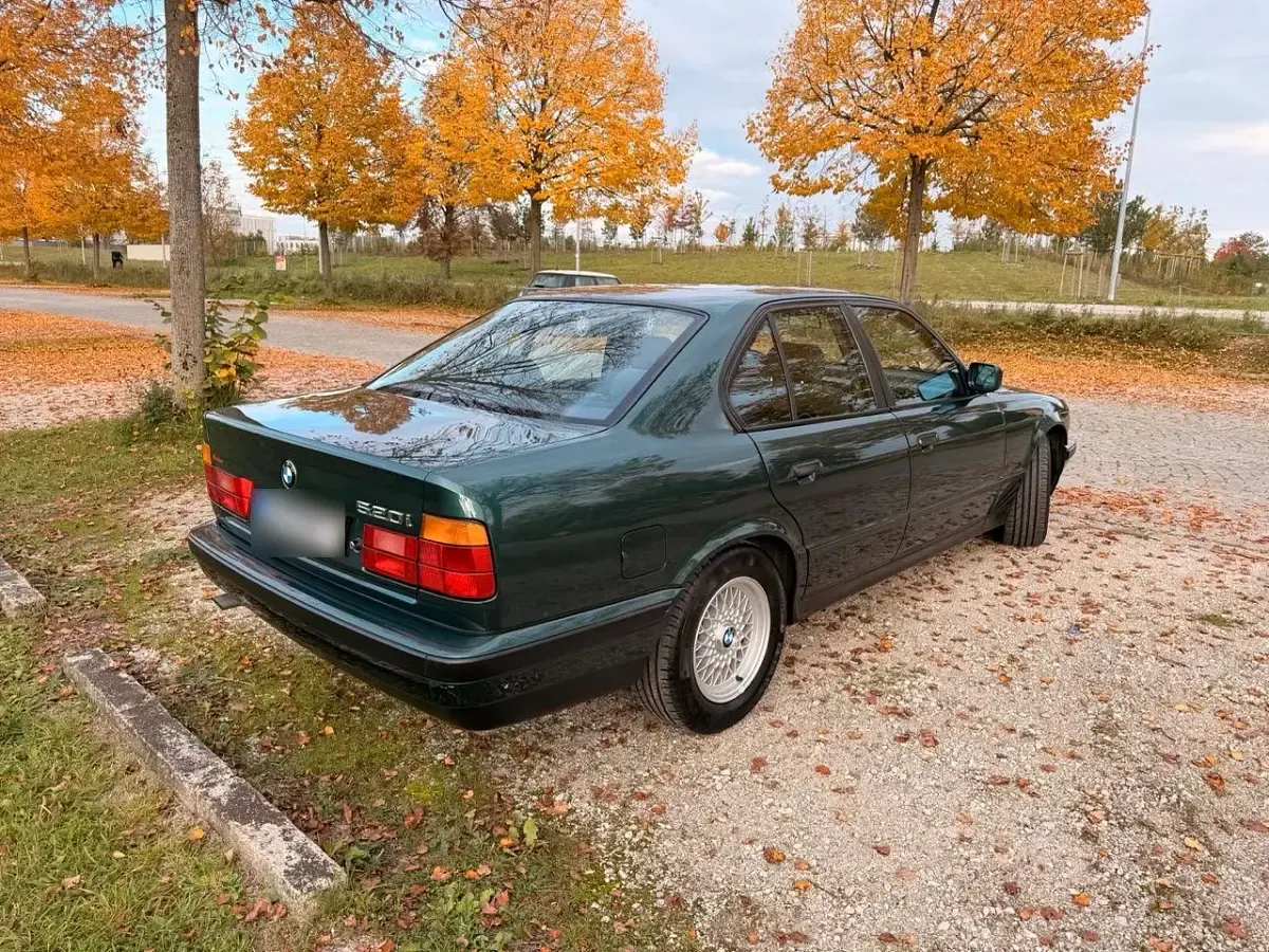 Używany BMW 520 150 KM (110 kW) 1991 Zielony Sedan/Limuzyna