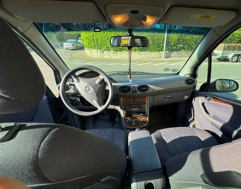 Blau Gebraucht 2003 Mercedes A190 Van / Kleinbus | 1.000 € (Fairer Preis) - Bild 1/4