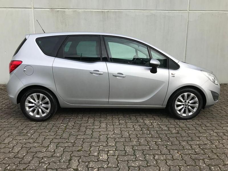 Gebraucht Opel Meriva Innovation 140 PS (102 kW) 2013 Silber Van / Kleinbus