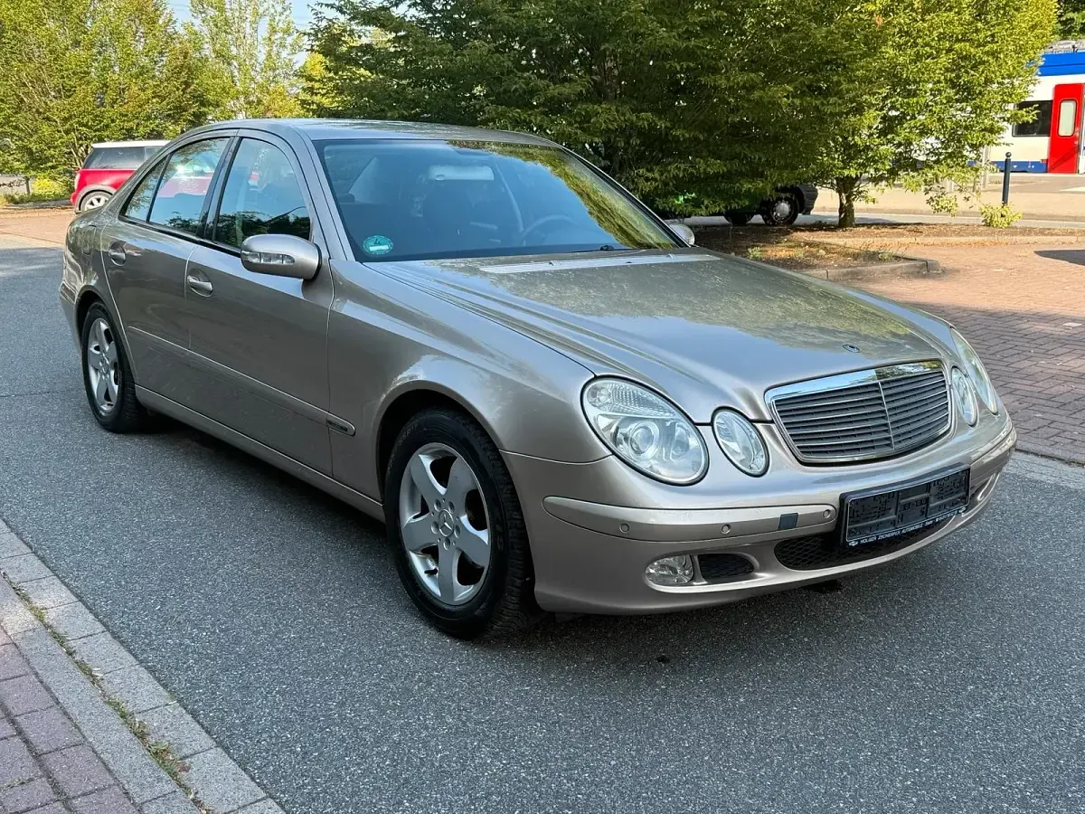 Gebraucht Mercedes E200 163 PS (119 kW) 2004 Limousine