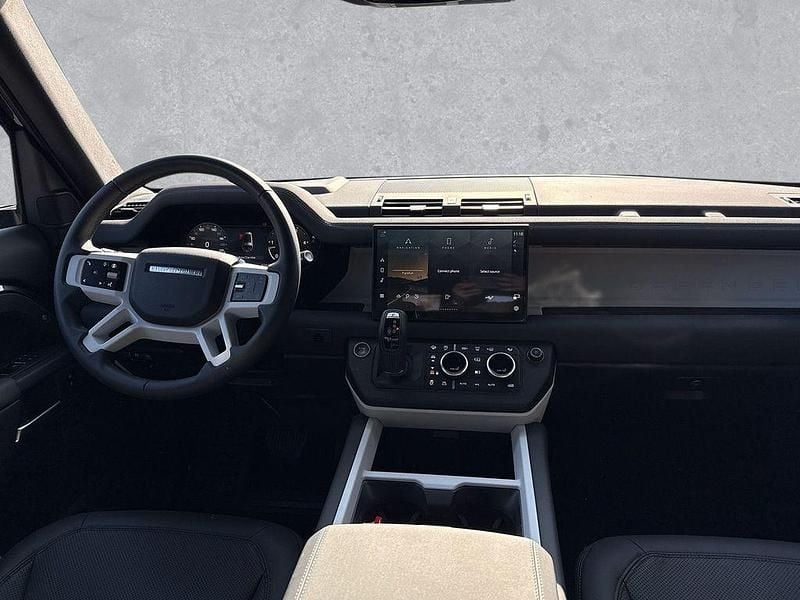 Gebraucht Land Rover Defender SE Dynamic 300 PS (220 kW) 2025 Carpathian grey SUV
