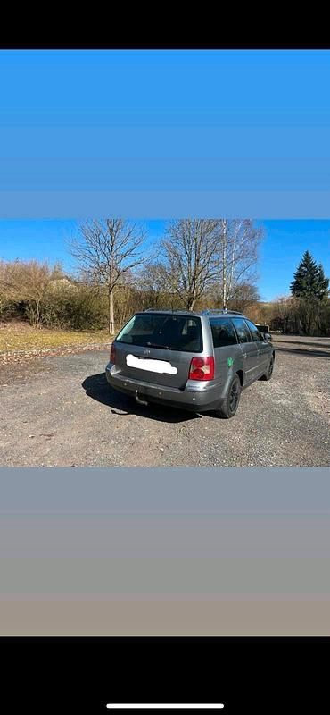 Second-hand VW Passat 122 CP (89 kW) 2005 Gri Break