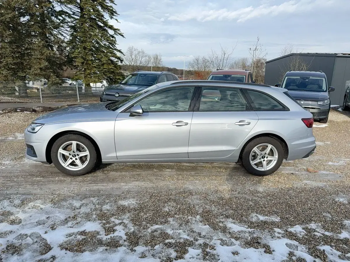 Second-hand Audi A4 Basis 190 CP (139 kW) 2022 Argintiu Break