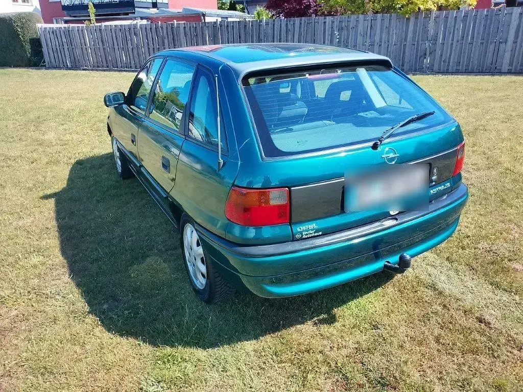 Usata Opel Astra 75 CV (55 kW) 1997 Verde Coupé