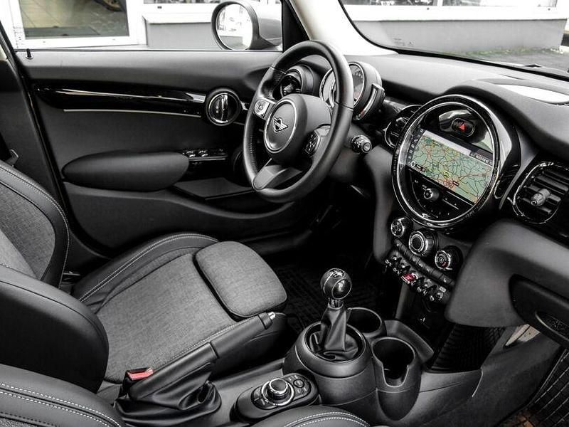 Gebraucht Mini ONE Classic 102 PS (75 kW) 2022 Moonwalk grey () Kleinwagen