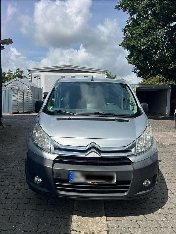Grau Gebraucht 2016 Citroën Dispatch Van / Kleinbus | 8.200 € - Bild 1/4