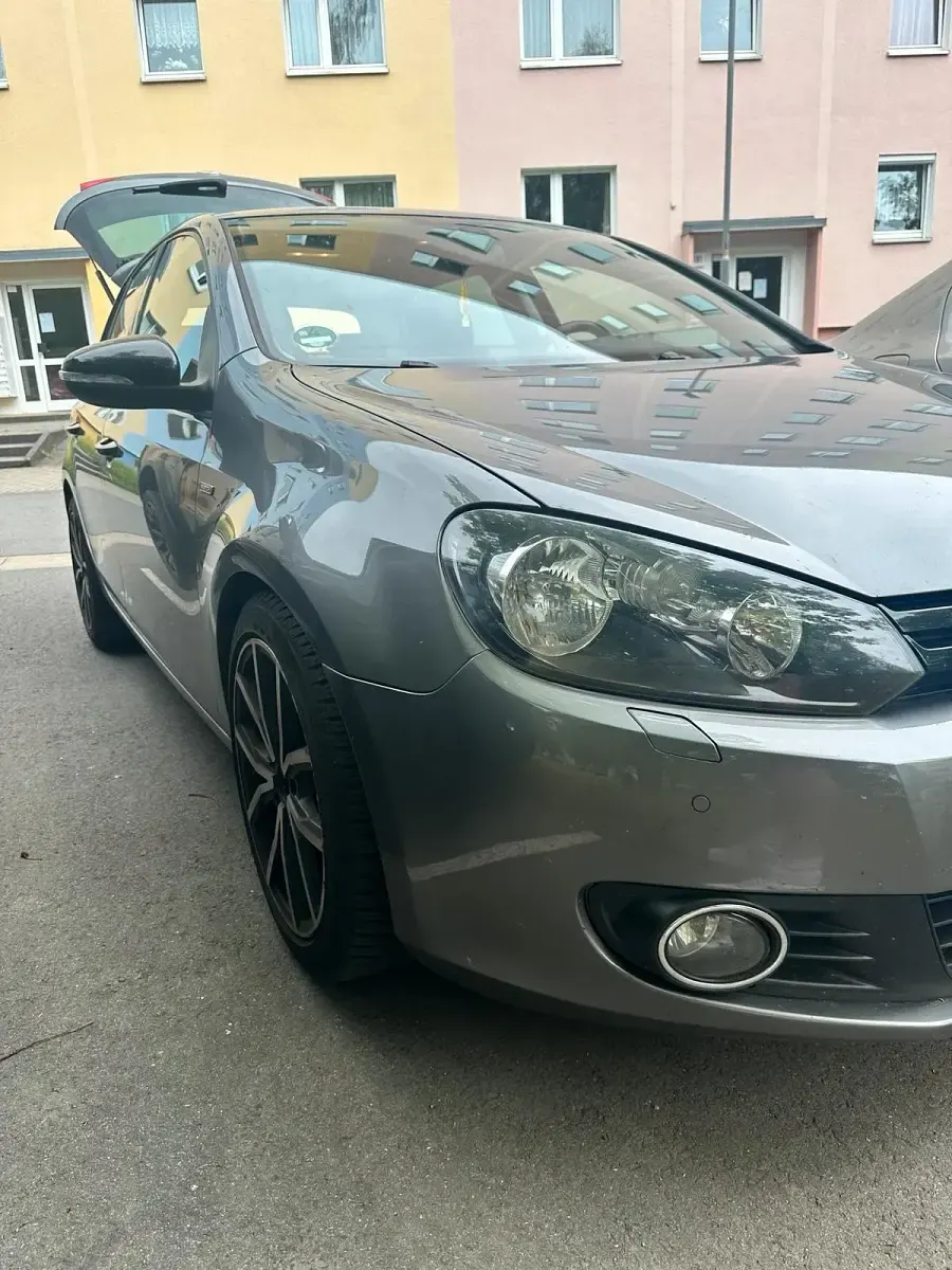 Gebraucht VW Golf VII 105 PS (77 kW) 2012 Grau Kleinwagen