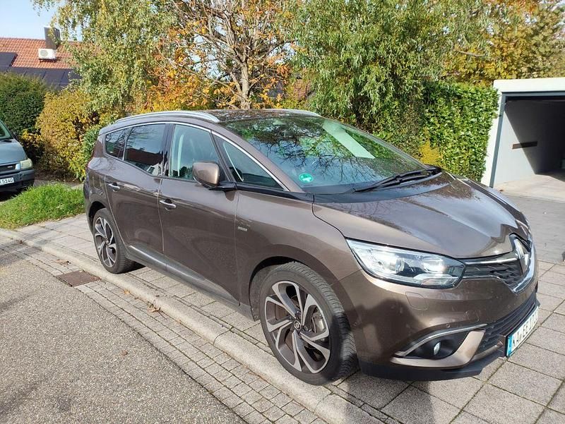 Braun Gebraucht 2019 Renault Grand Scénic IV Bose Edition Van / Kleinbus | 17.000 € (Superpreis) - Bild 1/4